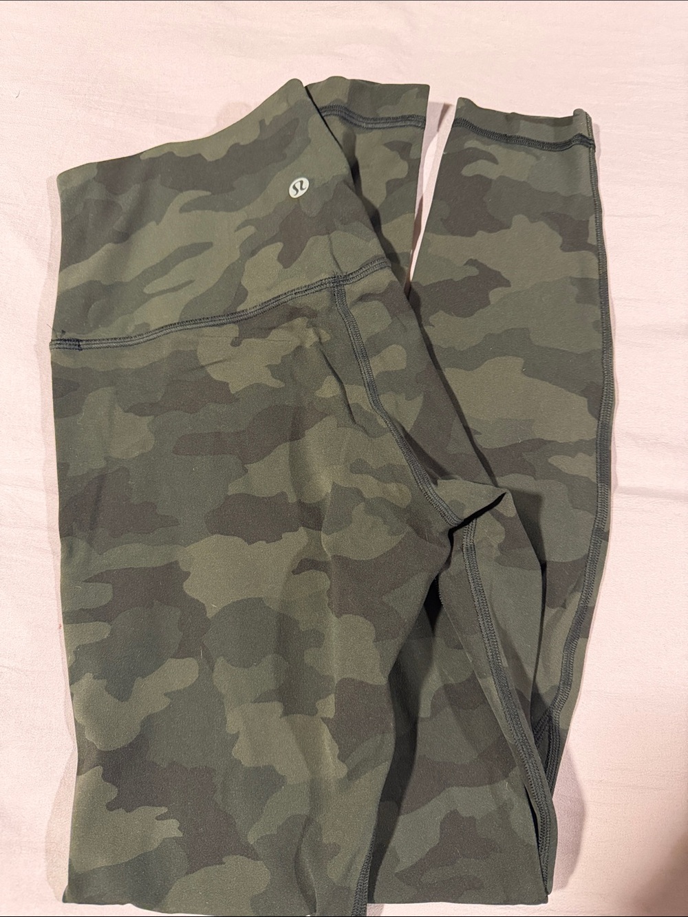 lululemon athletica Women’s Camo Leggings - Olive & Dark Green - Picture 1 of 1
